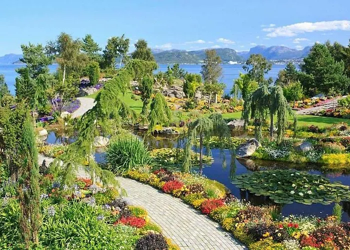 A Place To Stavanger, 3 * Stavanger